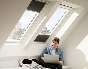 VELUX Plissee und Wabenplissee für Dachfenster