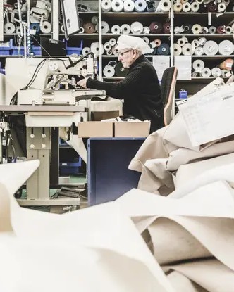 Sonnenschirm-Produktion in Berlin – Häufig gestellte Fragen zur Herstellung Hochwertige Produktion von Sonnenschirmen – Einblick in die Fertigung und Verarbeitung von Materialien.